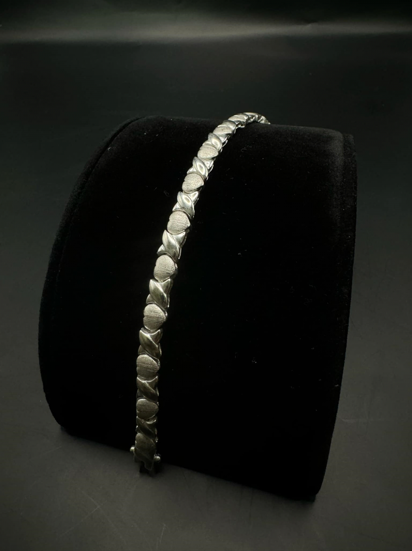 6mm satin heart finish bracelet 7.2